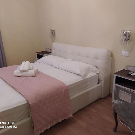 Angy'S Rooms Sanremo Bagian luar foto